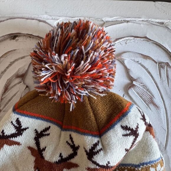 Kavu Herschel Oh Deer beanie with pom - Picture 5 of 6